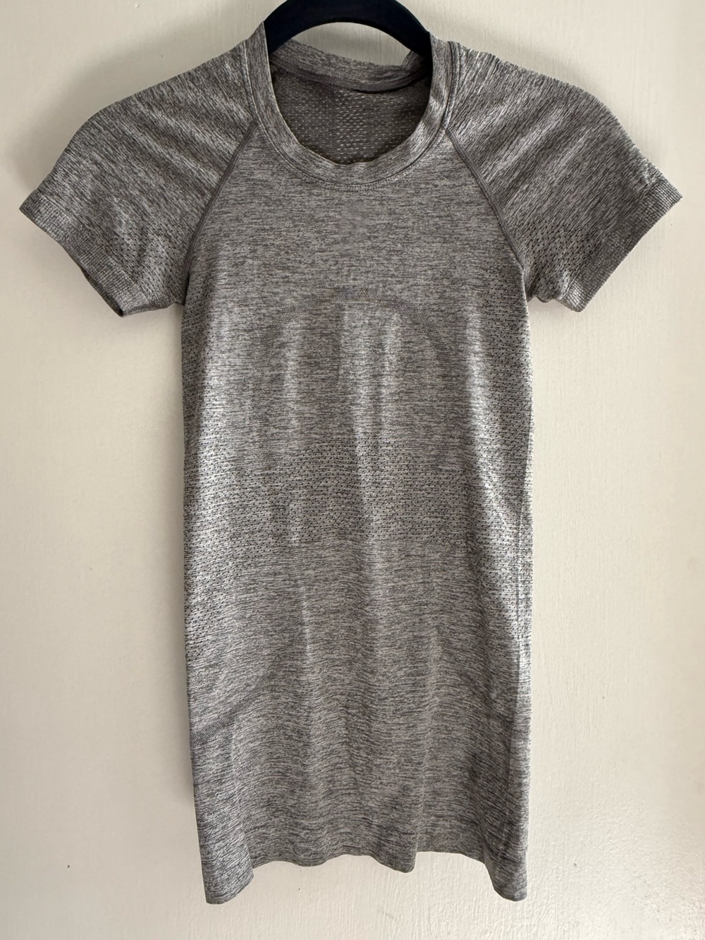 Lululemon Swiftly Tech Heather Gray Short Sleeve Shirt Size 4 | 0039